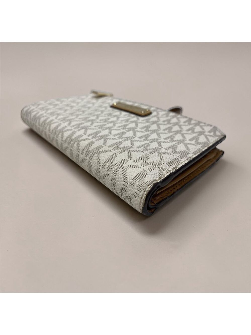 Michael Kors Vanilla Logo Smartphone Wallet Wristlet - Picture 4 of 7